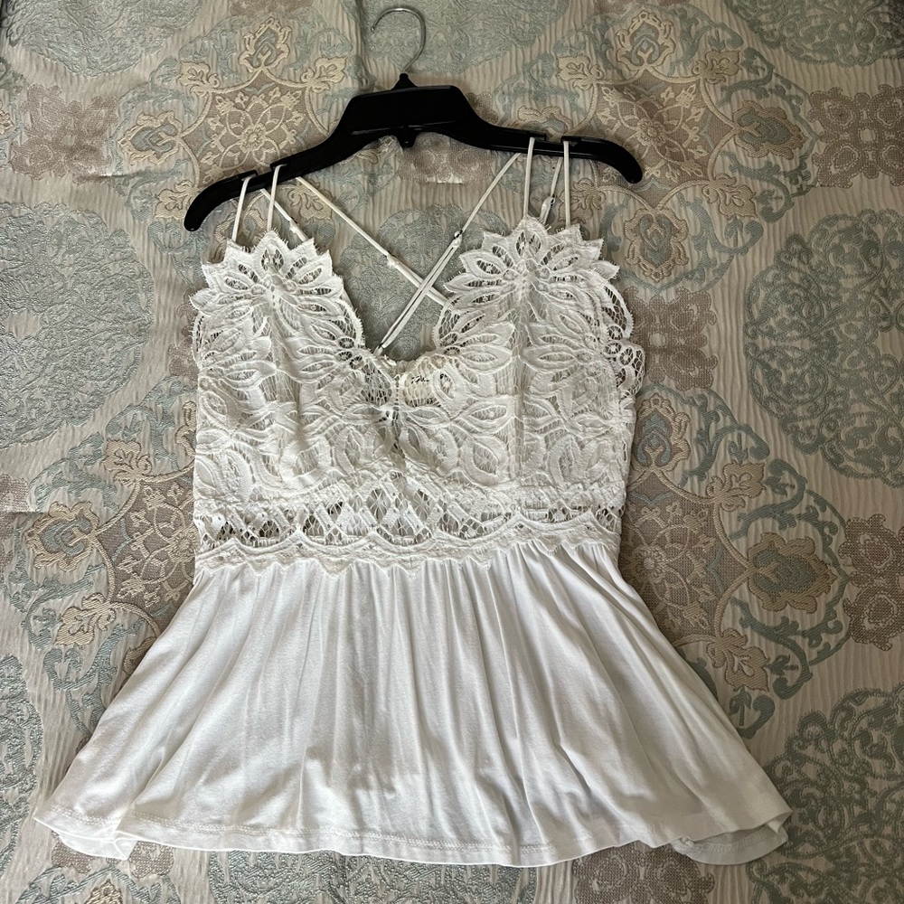White boutique top size S.